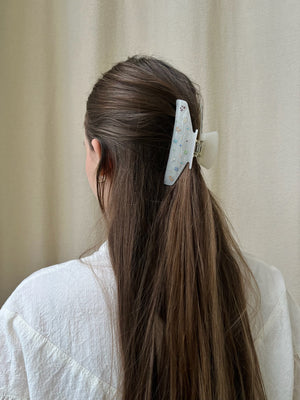 SUI AVA HAIR CLIP SPRING GARDEN BIGGEST OFF WHITE